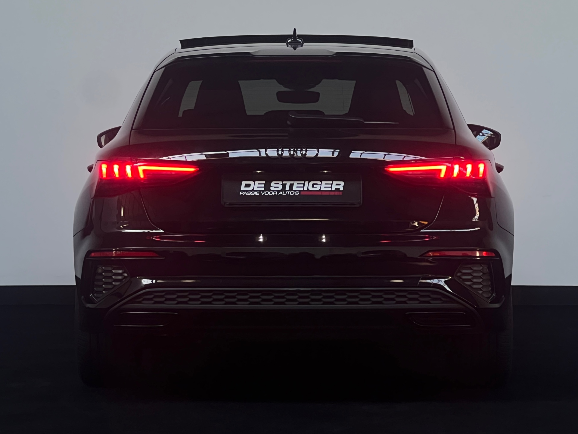 44270971-4.jpg