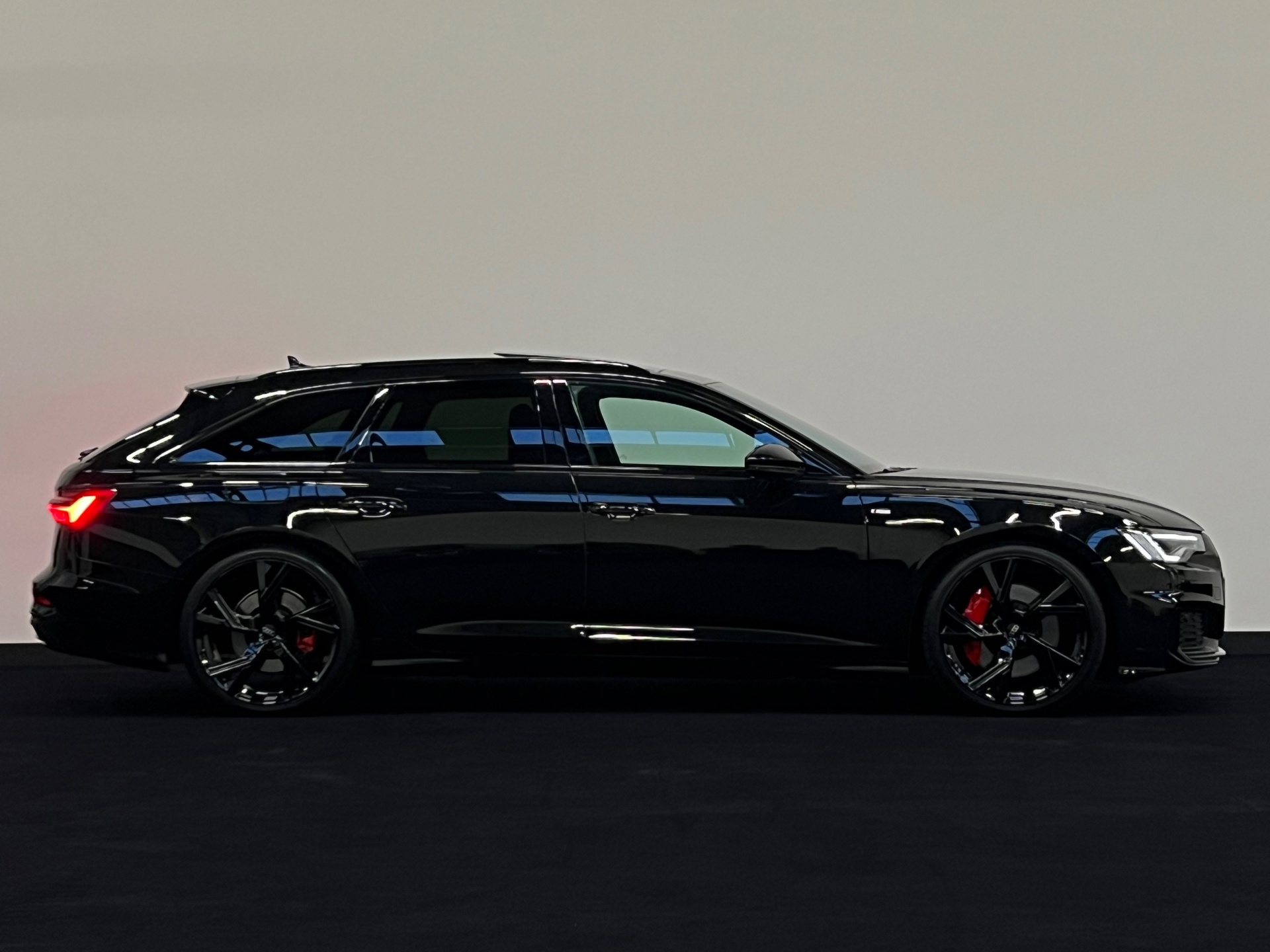 46793086-20.jpg