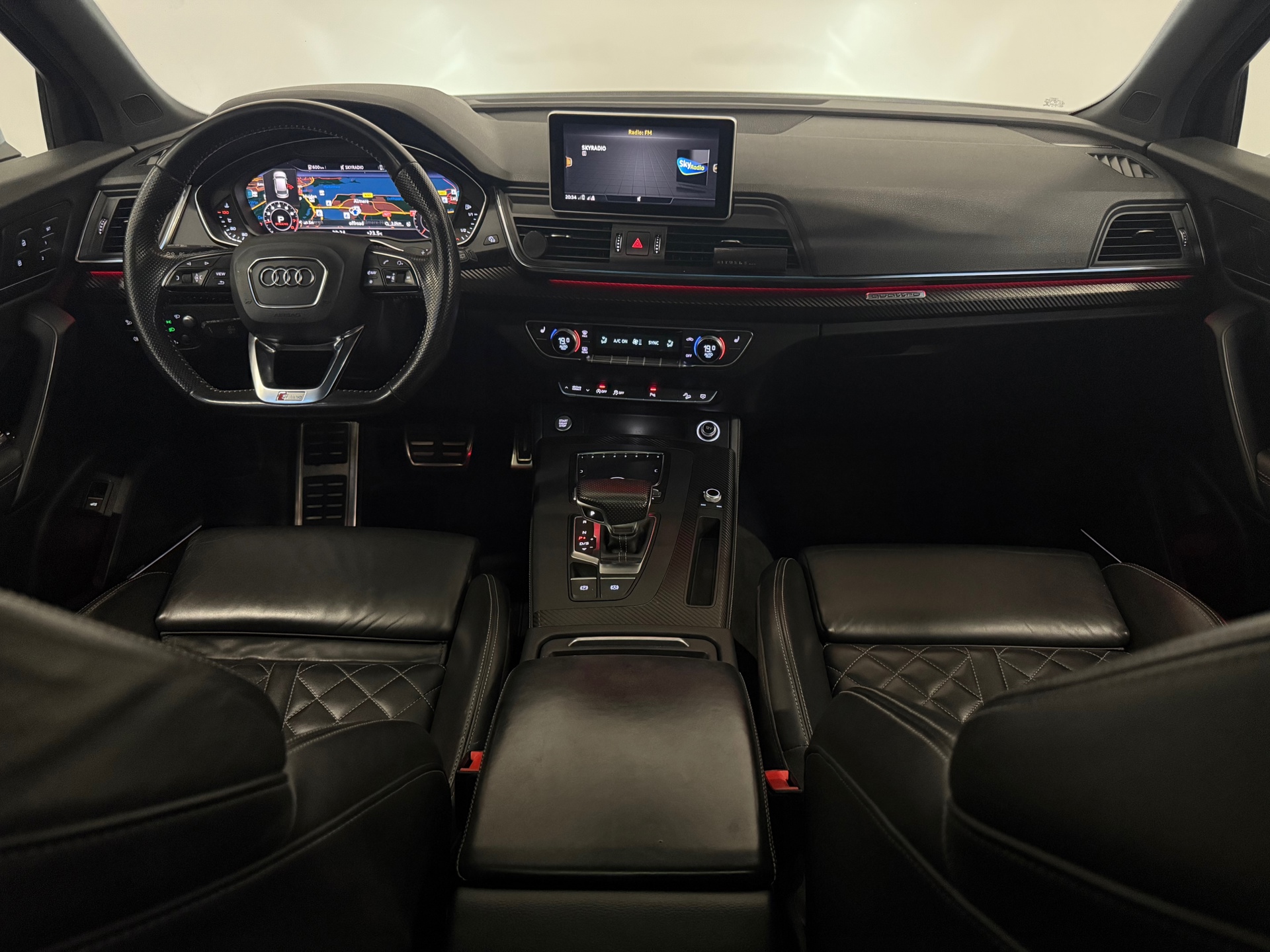 47213163-10.jpg