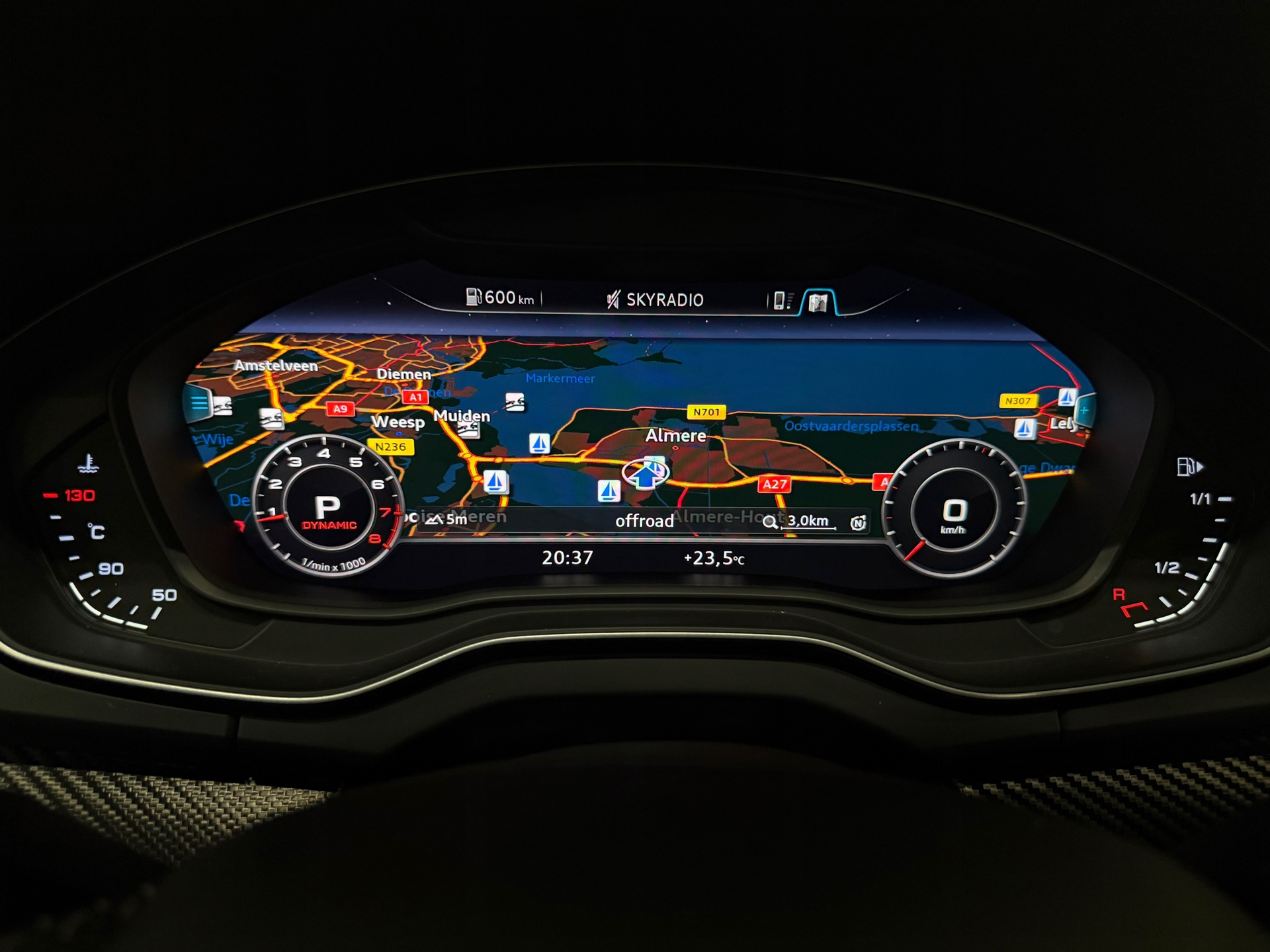 47213163-15.jpg