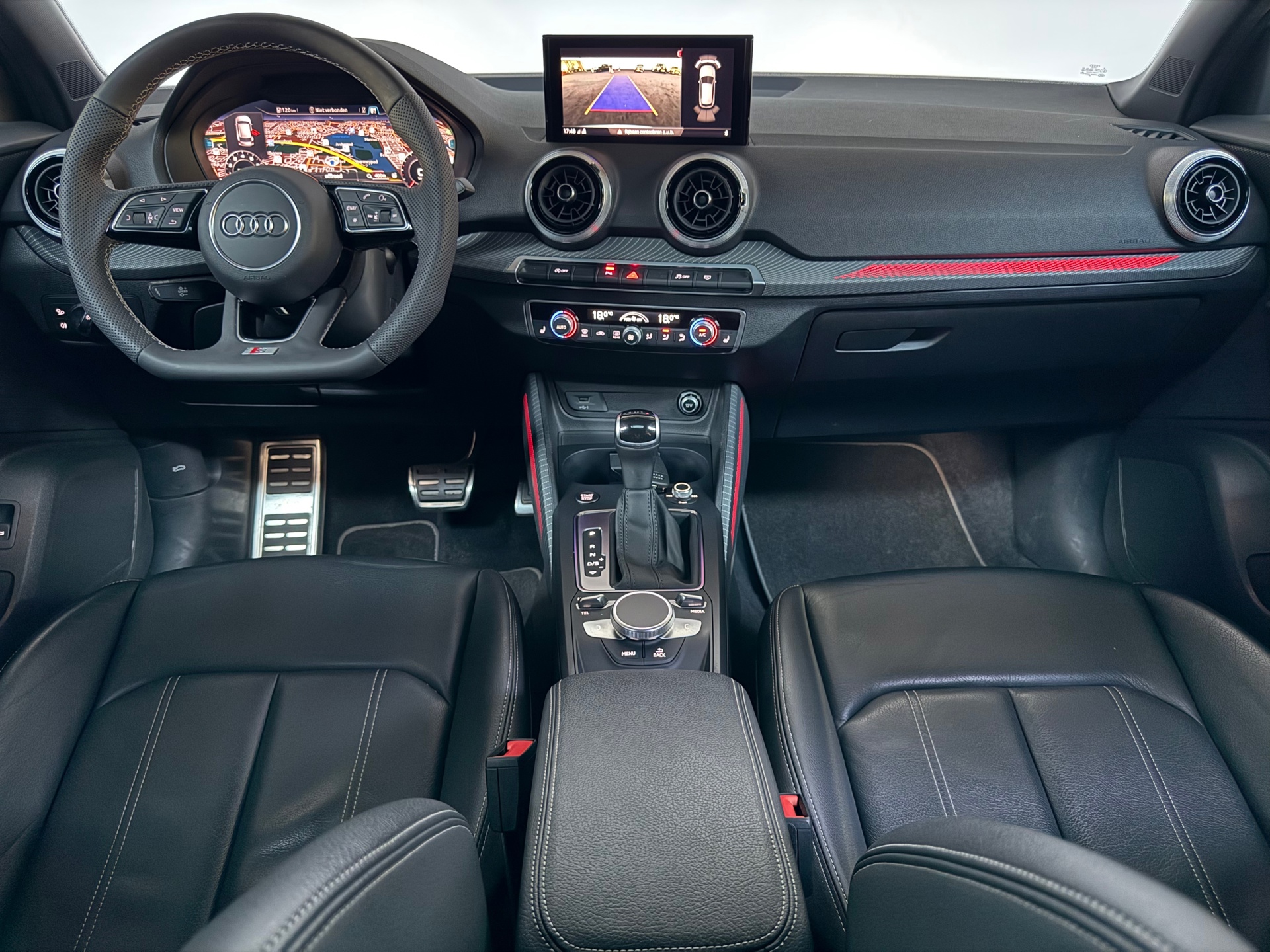 47838419-7.jpg